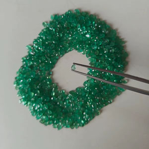 Esmeraldas Naturales de Montaña Roja, Gemas Hechas a Mano de Minas Brasileñas, Corte Ovalado y en Forma de Pera, Lote de 90 Quilates para Joyería - Product Image 4