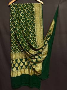 Burgundy Crinkled Silk Dupatta with Gold Border Elegant Traditional Indian Pakistani Women <b>Wedding</b> Party Diwali Wear - Product Image 4
