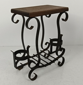Soporte de vino vintage de hierro forjado con tapa de madera, estante metálico independiente para sala de estar o bar en casa - Product Image 5