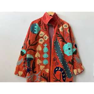 Camisón de Terciopelo Bordado a Mano de Alta Calidad, Estilo Suzani, Elegante Abrigo Bohemio, Prenda Floral Bohemia Uzbeka, Regalo para Ella - Product Image 2