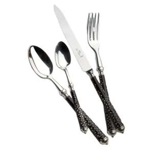 Ensemble de couverts en métal au design minimaliste pour table de cuisine moderne et présentation alimentaire professionnelle - Product Image 5