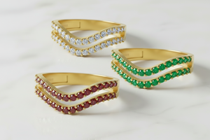 Anillo Chevron de Doble Banda de Oro Amarillo de 14K con Diamantes Naturales para Boda y Aniversario - Product Image 2