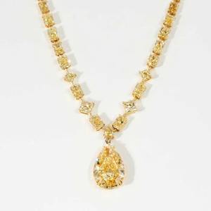 Impresionante Collar con Diamantes Amarillos de Laboratorio en Oro Amarillo de 14K, Multiforma, 35.00ct, Certificado IGI, Forma de Pera, de Lujo - Product Image 3