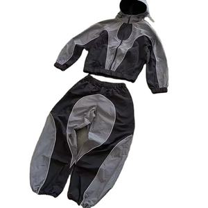 Ensemble décontracté à capuche zippé et short, motif uni, tissu léger et respirant, coupe-vent – Prix de gros - Product Image 1