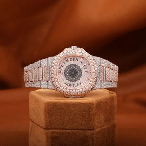 Splendide montre à diamants de luxe, boîtier carré de 28 mm, mouvement à quartz analogique ETA, verre saphir, fermoir déployant en moissanite - Product Image 1