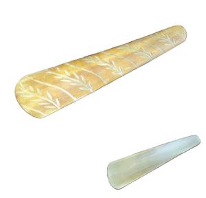 Calzador de cuerno largo hecho a mano con acabado suave, herramienta premium para el cuidado del calzado de madiha art crafts - Product Image 4