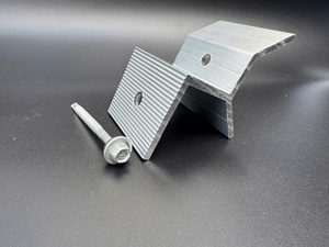 ชุดยึดแผงโซลาร์เซลล์แบบสี่เหลี่ยมคางหมู Universal Aluminum AL6005-T6 รุ่น V22 สำหรับติดตั้งหลังคาโลหะ PV อย่างรวดเร็ว - Product Image 4