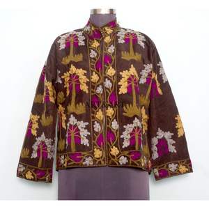 Suministro al por Mayor de Chaquetas Acolchadas de Algodón 100% Bordadas para Mujer, Estilo Retro Bohemio, Ecológicas y Transpirables, ART&ART - Product Image 6