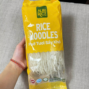 บะหมี่ข้าวแห้ง OEM/ODM ขายส่ง คุณภาพพรีเมียม เกรดสูง แบบสำเร็จรูป 200 กรัม/400 กรัม/500 กรัม ข้าว 85% น้ำสะอาด 15% เวียดนาม อายุการเก็บรักษา 12 เดือน - Product Image 1