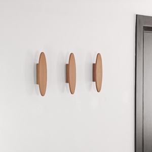 Porte-manteau et porte-casquettes mural ovale en bois, multifonctionnel, non pliable, organisateur moderne pour entrée - Product Image 1