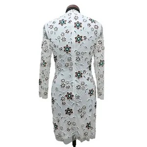 ชุดเดรสปักลายดอกไม้หรูหรา คอสูง แขนยาว ความยาวระดับเข่า ชุดราตรีแฮนด์เมด - Product Image 2