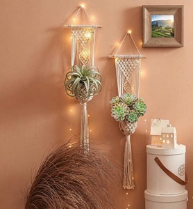 Elegante cesta colgante de macramé, macetero hecho a mano con cuerda de algodón, soporte decorativo para plantas, cesta colgante para decoración del hogar y balcón. - Product Image 6