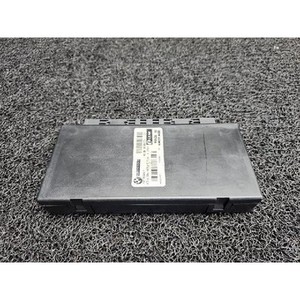 ECU และโมดูลคอมพิวเตอร์มือสองสำหรับรถยนต์ซีรีส์ 5 รุ่น 6135918617101 - Product Image 1