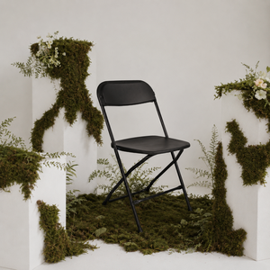 Chaise pliante en plastique noir avec structure en plastique – Légère, durable, design moderne pour appartement, maison, bureau, centre commercial, ferme, usage extérieur - Product Image 1