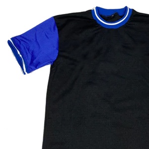 Camiseta de béisbol universitaria personalizada en negro y azul con bloques de color, nuevo estilo, cuello redondo de malla, unisex. - Product Image 3