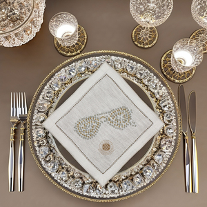 Servilleta de cóctel de diseño refinado con bordado a máquina; duradera, perfecta para mesas elegantes y temas campestres. - Product Image 3