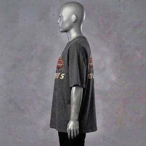 เสื้อยืดคอกลมแขนสั้นพิมพ์ลายรถยนต์คลาสสิกสำหรับผู้ชาย ยี่ห้อเมย์บา สปอร์ต รุ่นปี 2026 น้ำหนักเบา ทรงปกติ สวมใส่สบาย ผลิตจากผ้าฝ้าย 100% ขายส่ง - Product Image 3