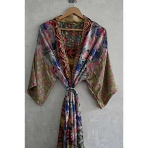 ชุดคลุมกิโมโนผ้าไหมระบายอากาศสำหรับผู้หญิงไซส์ใหญ่ งานแฮนด์เมด พิมพ์ลายยาว เซ็กซี่ ชุดนอนเจ้าสาวสำหรับฤดูใบไม้ร่วง ชุดนอนหรูหราสำหรับใส่ในบ้าน - Product Image 3