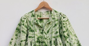 Túnica de algodón tie-dye bohemia para mujer, blusa de verano con estampado a mano, cuello en V, manga globo, borlas de encaje, transpirable, informal, OEM - Product Image 6