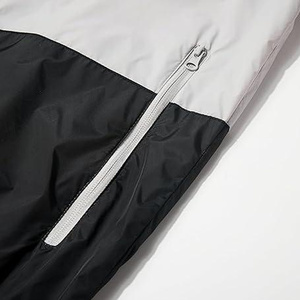 เสื้อแจ็คเก็ตกันลมแบบมีฮู้ดสำหรับผู้ชาย แฟชั่นกันน้ำ ผลิตแบบ OEM ในปากีสถาน เสื้อฮู้ดสตรีทแวร์สำหรับผู้ชาย เสื้อแจ็คเก็ตกันลมสำหรับฤดูหนาว สไตล์ลำลอง - Product Image 4