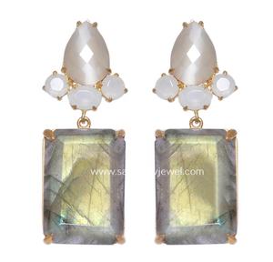 Boucles d'oreilles en pierres précieuses Labradorite Boucles d'oreilles plaqué or avec argent sterling 925 Boucles d'oreilles en labradorite pour filles en gros - Product Image 2