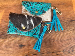 Monedero de piel de vaca de nuevo diseño 2024 con llavero, monedero de cuero Floral en relieve genuino de grano completo occidental para mujer - Product Image 3