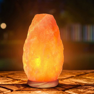 Lampe de sel de l'Himalaya élégante avec lumière ambiante douce, idéale pour sublimer la décoration de la chambre, des salons, des bureaux et des studios. - Product Image 5