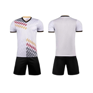 Nuevos Uniformes de Fútbol Personalizables, Pantalones Cortos Transpirables de Secado Rápido, Servicio OEM Disponible, Ropa Deportiva para Equipos de Fútbol - Product Image 1
