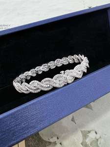 Bracelet de luxe fait main en argent, moissanite et perles d'eau douce, style hip-hop, certifié GRA, pièce maîtresse - Product Image 1