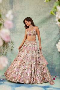 Lehenga Choli traditionnel indien pour femme, en faux georgette, avec sequins, broderies au fil et travail Zari, pour mariage, en matériaux recyclés, toutes saisons - Product Image 3