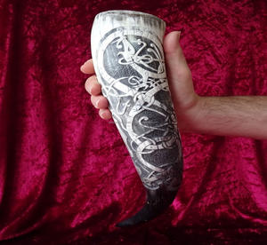 Corne à boire Viking de meilleure qualité Corne de boeuf authentique sans danger pour les aliments avec support en bois poli Décoration de Noël - Product Image 5