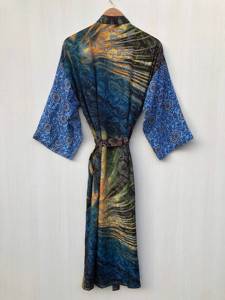 Bata de Baño de Seda Suave Regal House Wear, Bata Multicolor para Dormir, Kimono de Seda Reciclada Vintage de la India al por Mayor - Product Image 2