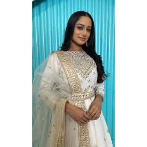 Robe Anarkali de créateur avec un magnifique dupatta pour les fêtes et les événements du soir - Product Image 3