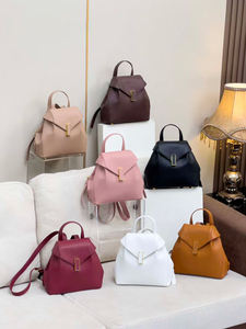 Mini sac à dos en cuir PU texturé pour femme, sac bandoulière compact, sac de voyage, design à rabat avec fermeture - Product Image 1