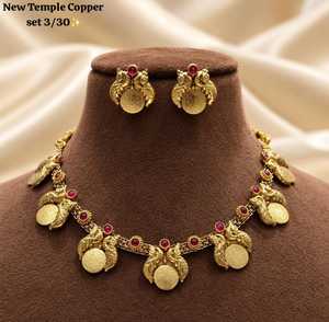 Traditional South <b>Indian</b> Temple Necklace Set High Quality Gold Plated Vintage Style Crystal Rhinestone Flower Engagement Party - Product Image 3