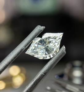 Diamantes Sintéticos LIPS Cut LAB, Corte Brillante, Pulidos, Blancos, VVS, Disponibles en Todos los Tamaños, Pedido Personalizado para Joyería - Product Image 1