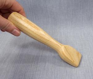 Rodillo de Madera Marrón Tradicional Tailandés para Relajación de Pies y Piernas, Palo de Masaje Fascial, Masajeador de Pies Inalámbrico con Control Remoto Manual - Product Image 3