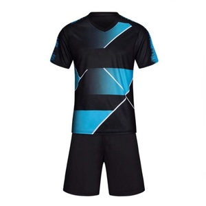 Tenue de football personnalisée de haute qualité pour hommes, 100% polyester, imprimée, respirante, à séchage rapide, ensembles d'entraînement, maillot pour adultes - Product Image 1
