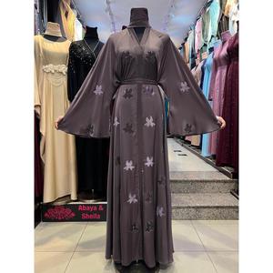 Abaya de mariage traditionnelle musulmane de Dubaï, de haute qualité, modeste, perlée et pailletée, à manches longues, faite à la main, pour femme, en polyester respirant, col en V - Product Image 2