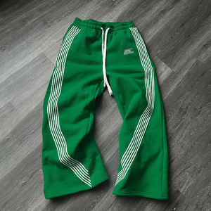 Pantalones de chándal de felpa gruesa para hombre, personalizados, de invierno, estilo vintage desgastado, con detalles de rayas de pedrería pintadas, corte recto y holgado - Product Image 4