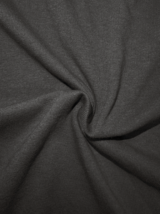 เสื้อยืดผู้หญิงแขนสั้นผ้าฝ้าย 100% ลายหัวใจเสือดาว สวมใส่สบาย - Product Image 5