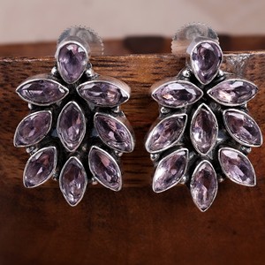 Boucles d'oreilles tendance ethniques bohèmes en acier inoxydable et laiton avec serti floral et jade pour femmes, prix de gros, fournisseur en gros - Product Image 3