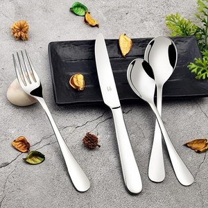 Juego de Cubiertos de Acero Inoxidable Martillado con Acabado Mate, Apto para Lavavajillas, Diseño Minimalista para Bodas - Product Image 3