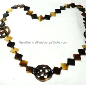 Collier à maillons en corne de buffle véritable Beau produit d'artisanat naturel avec finition laquée - Product Image 5