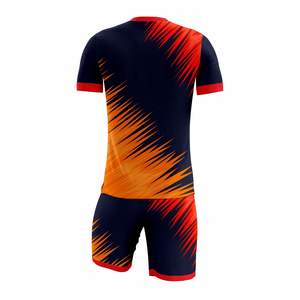 Uniformes de Fútbol Personalizados 100% Poliéster, Camisetas de Manga Corta, Pantalones Cortos de Fútbol, Uniformes de Entrenamiento, OEM ODM - Product Image 3