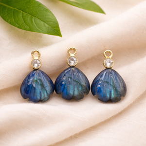 Pendentif Coquille de Labradorite Plaqué Or avec Zircon Cubique Sertie, Bijou Fait Main en Pierre Précieuse, Pendentif Pierre de Naissance pour Femme, Cadeau, Vente en Gros - Product Image 1
