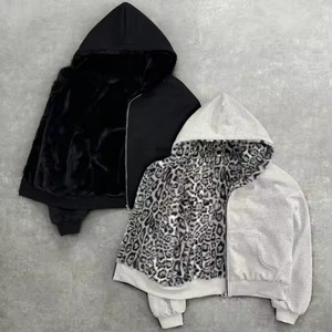 Sweat à capuche personnalisé avec lettres en strass, coupe ample et épaisse, épaules tombantes, broderie vieillie, effet délavé avec strass - Product Image 4
