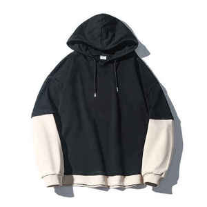 Sweat à capuche colorblock pour homme, coupe oversize, manches raglan, panneaux contrastants, ourlet superposé, en molleton, style streetwear décontracté, vente en gros - Product Image 1