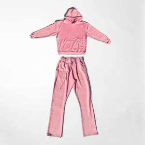 Conjunto Deportivo Retro con Pantalones Anchos y Sudadera con Efecto Desgastado y Pedrería, Personalizable con Logotipo, Unisex, Estilo Urbano - Product Image 5