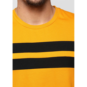 Camiseta de Manga Corta Amarilla para Hombre con Ribete en Contraste de Rayas Negras, Cuello Redondo, Top Informal de Punto - Product Image 2